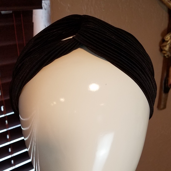 Handmade hair band. - Picture 1 of 2